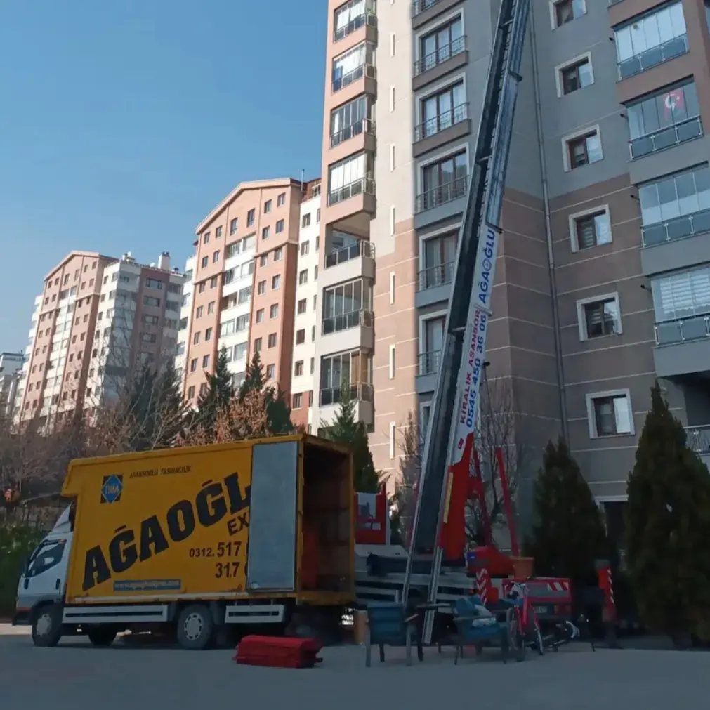 Dikmen'de kiralık asansör ve nakliye aracıyla evden eve taşınma